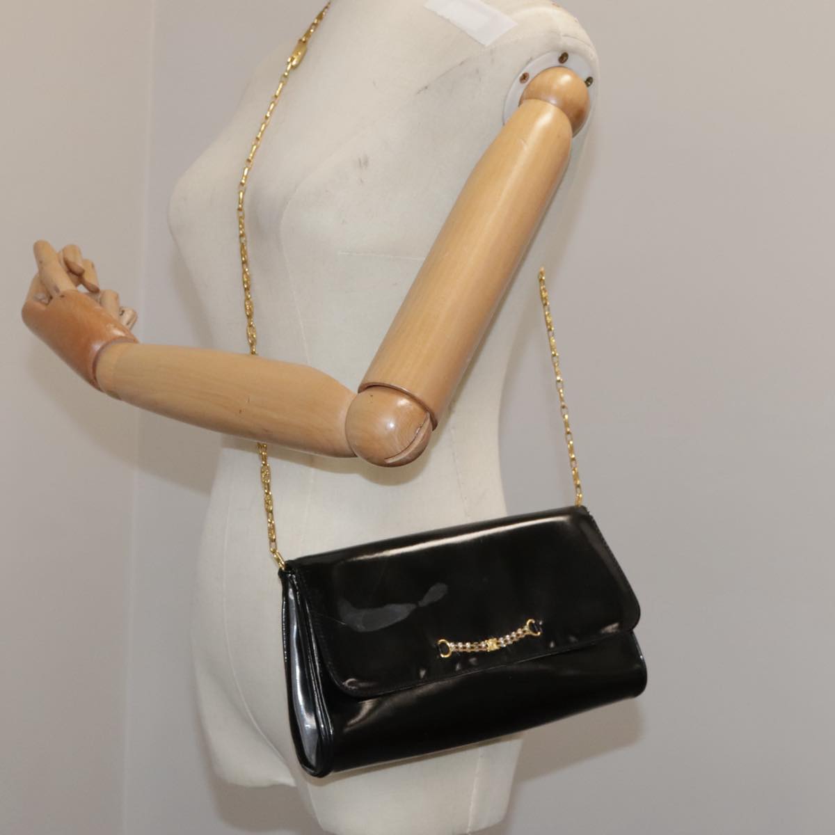 CELINE Chain Shoulder Bag Patent leather Black Auth 108958