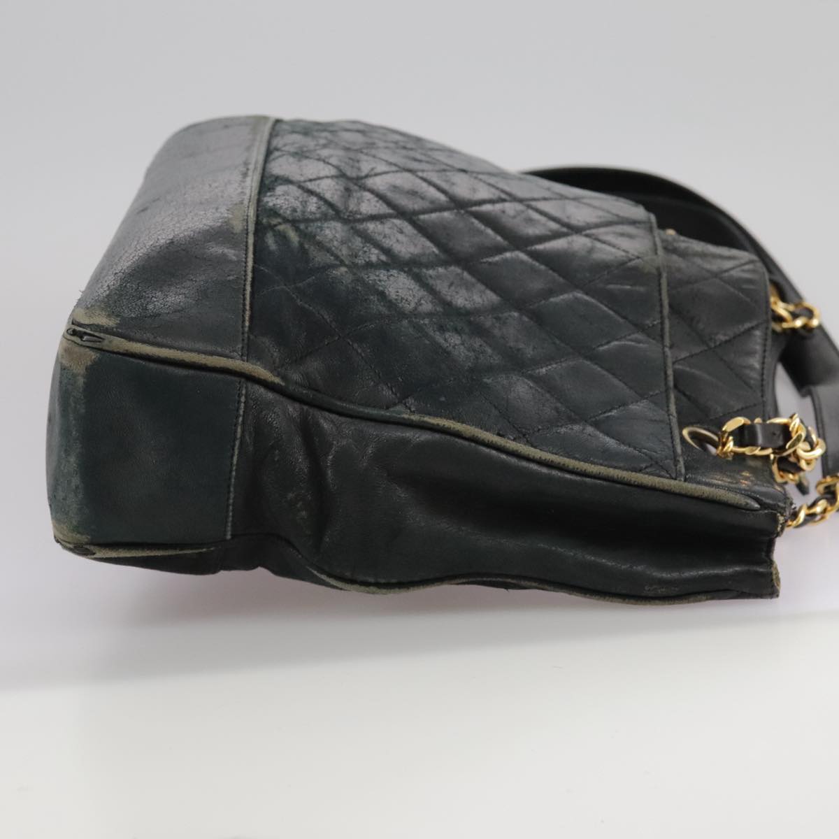 CHANEL Matelasse Chain Shoulder Bag Leather Gold Black CC Auth 108965