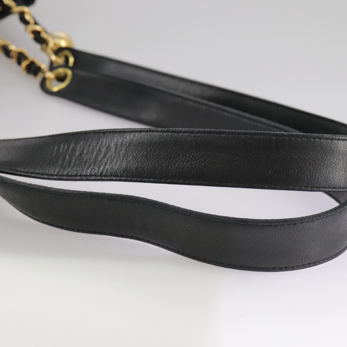 CHANEL Matelasse Chain Shoulder Bag Leather Gold Black CC Auth 108965