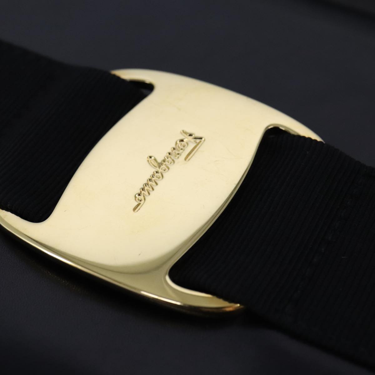 Salvatore Ferragamo Vala Shoulder Bag Leather Black Gold Auth 109105