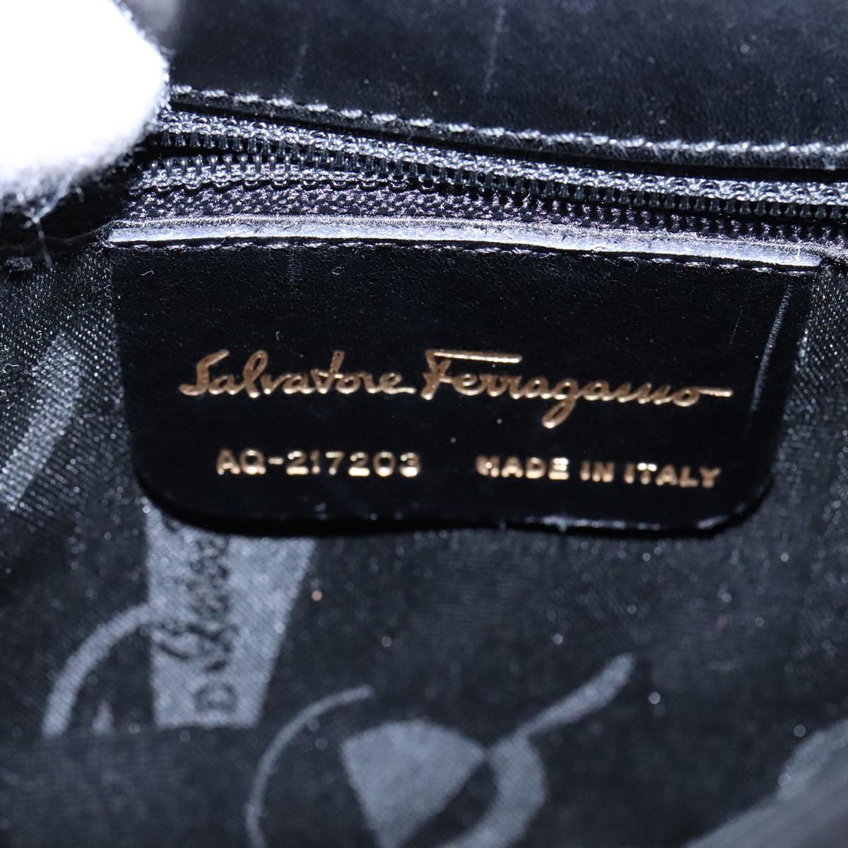 Salvatore Ferragamo Vala Shoulder Bag Leather Black Gold Auth 109105