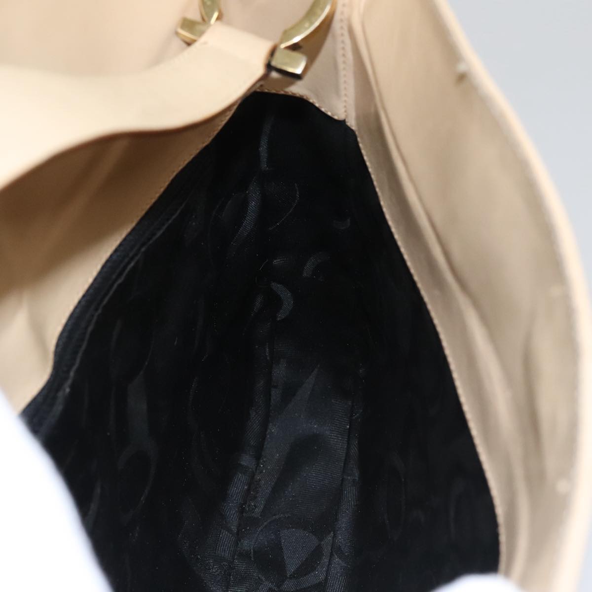 Salvatore Ferragamo Gancini Shoulder Bag Leather Beige Gold Auth 109481