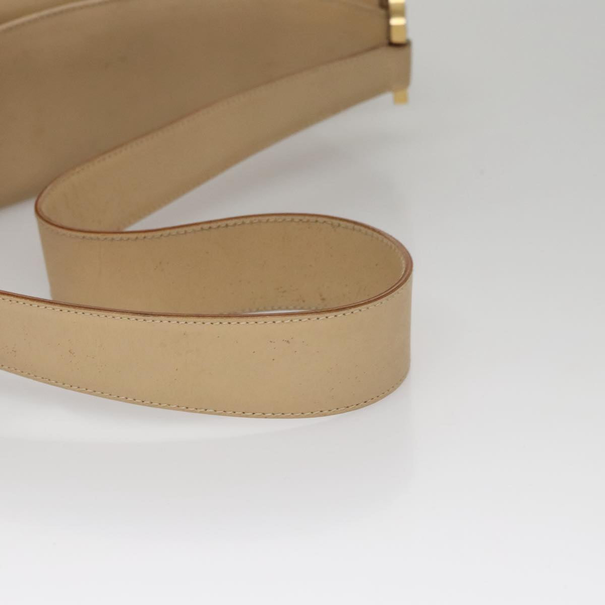 Salvatore Ferragamo Gancini Shoulder Bag Leather Beige Gold Auth 109481