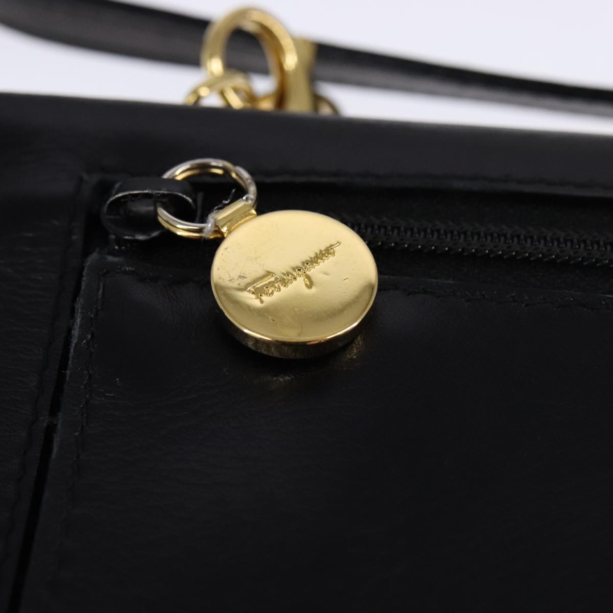 Salvatore Ferragamo Gancini Shoulder Wallet Leather Gold Black Auth 109714