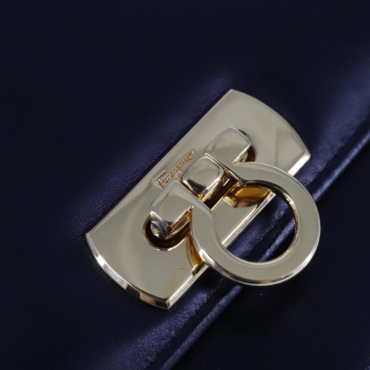 Salvatore Ferragamo Gancini Shoulder Wallet Leather Gold Black Auth 109714