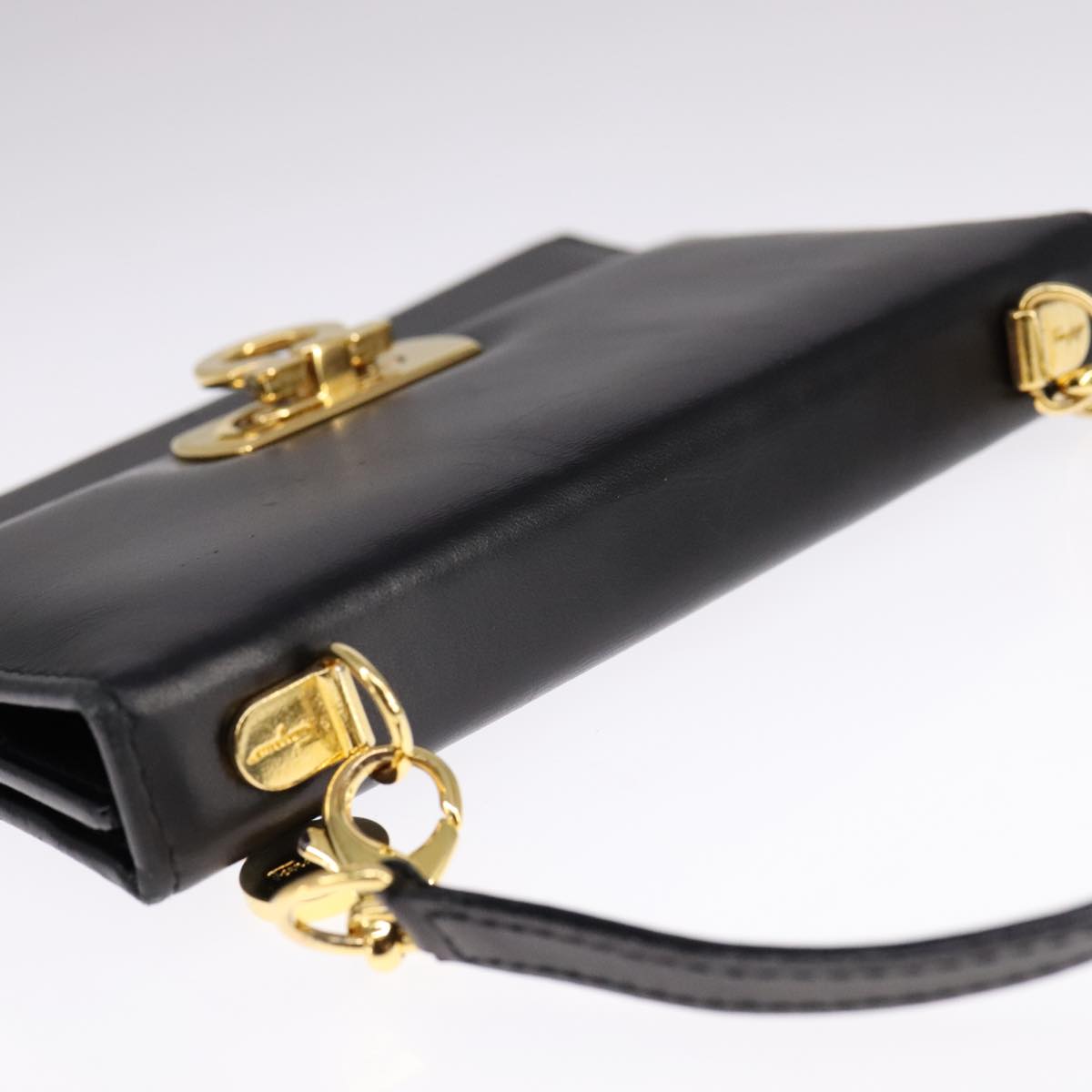 Salvatore Ferragamo Gancini Shoulder Wallet Leather Gold Black Auth 109714