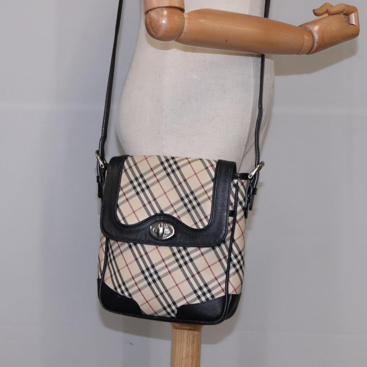 BURBERRY Nova Check Shoulder Bag Canvas Beige Auth 109723