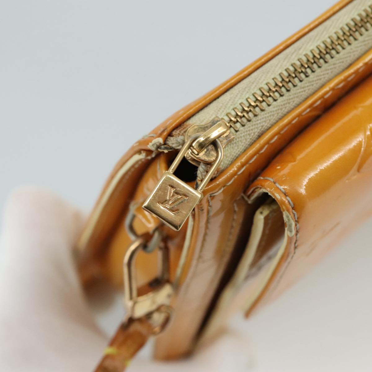 LOUIS VUITTON Monogram Vernis Motto Pouch Lime Yellow M91059 LV Auth 109764