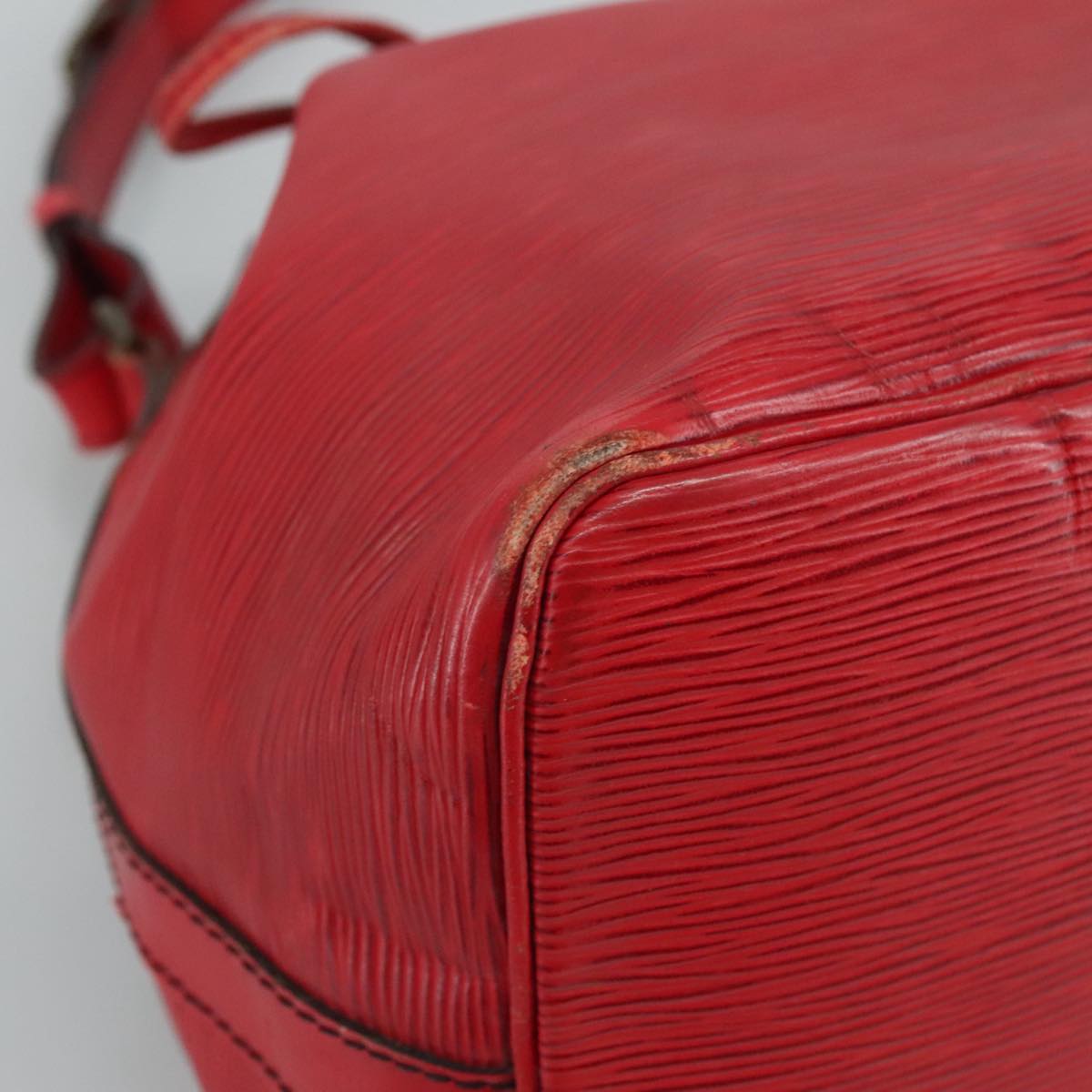 LOUIS VUITTON Epi Petit Noe Shoulder Bag Red M44107 LV Auth 109921