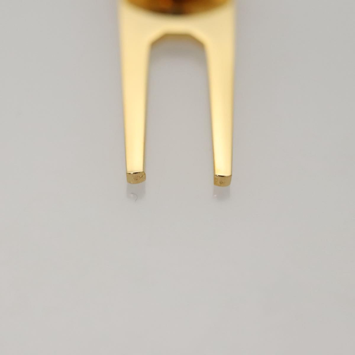 LOUIS VUITTON Golf Pin metal Gold LV Auth 110017