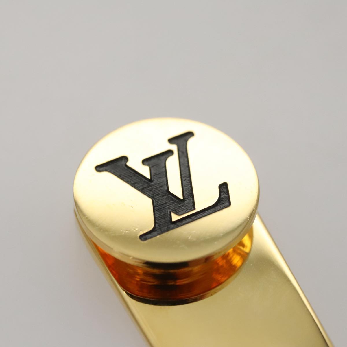 LOUIS VUITTON Golf Pin metal Gold LV Auth 110017