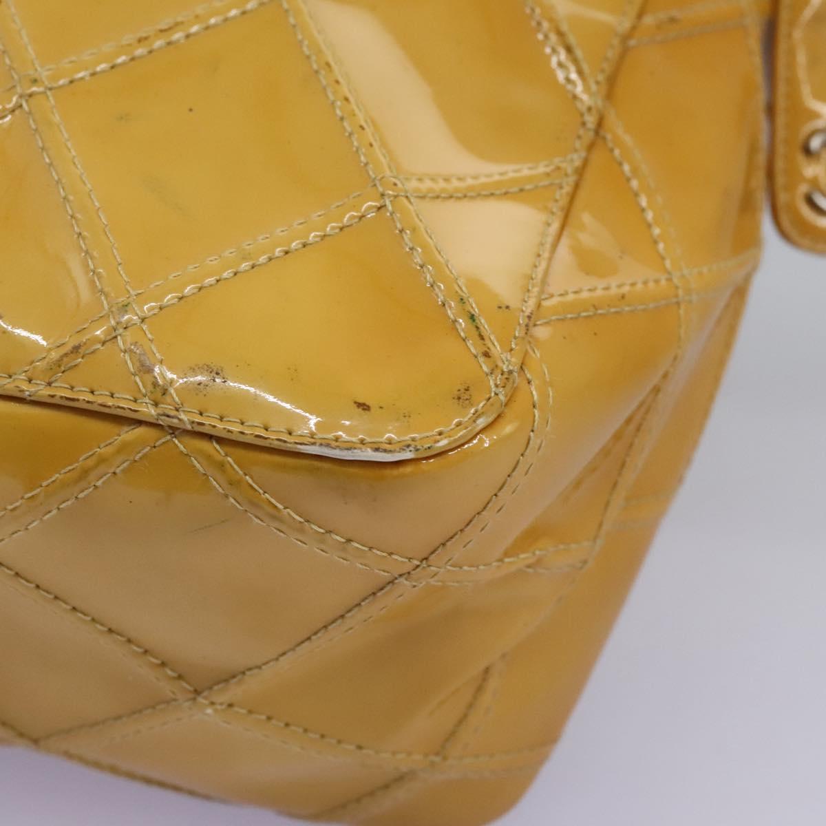 CHANEL Bicolore Shoulder Bag Patent leather Yellow CC Auth 110286