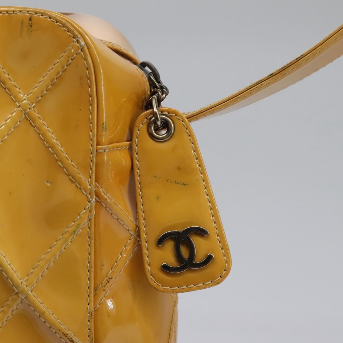 CHANEL Bicolore Shoulder Bag Patent leather Yellow CC Auth 110286