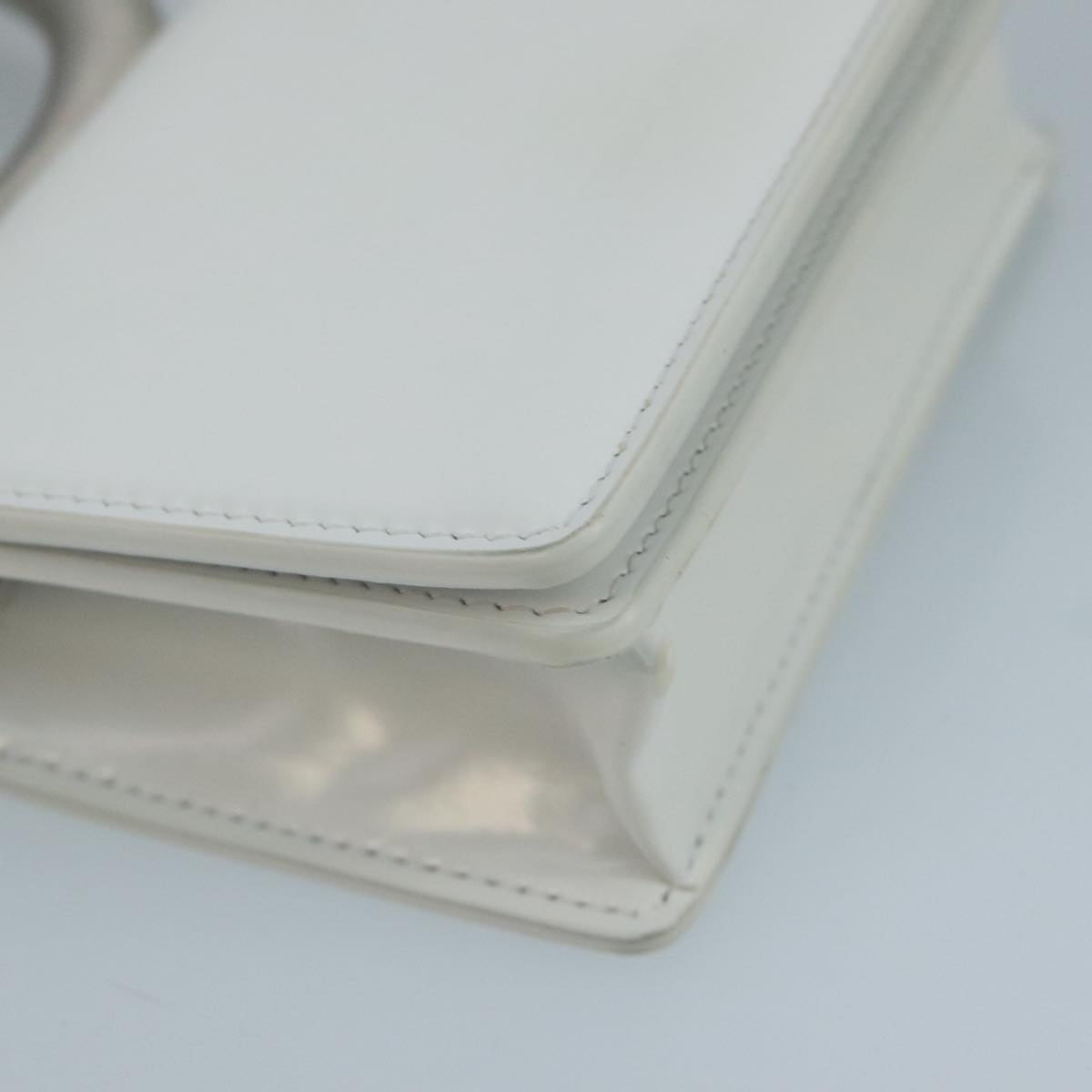 Salvatore Ferragamo hand Pouch Leather White Silver Auth 110793V