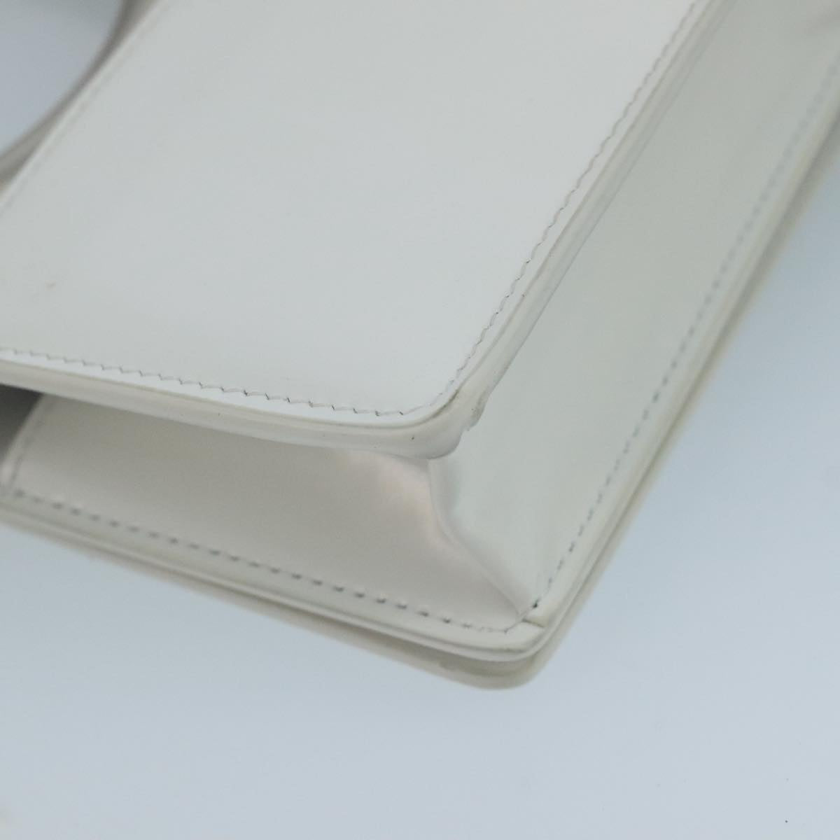 Salvatore Ferragamo hand Pouch Leather White Silver Auth 110793V