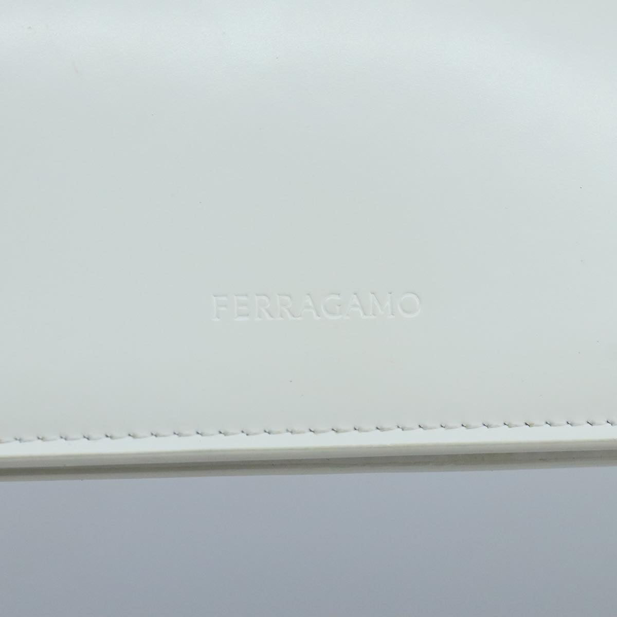 Salvatore Ferragamo hand Pouch Leather White Silver Auth 110793V