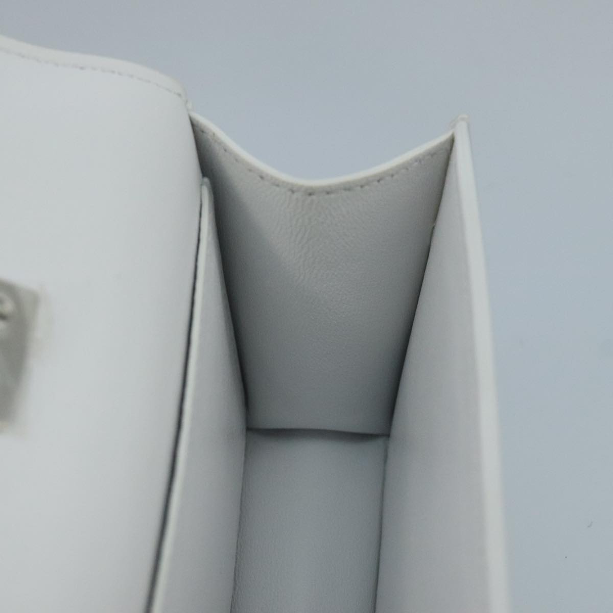 Salvatore Ferragamo hand Pouch Leather White Silver Auth 110793V