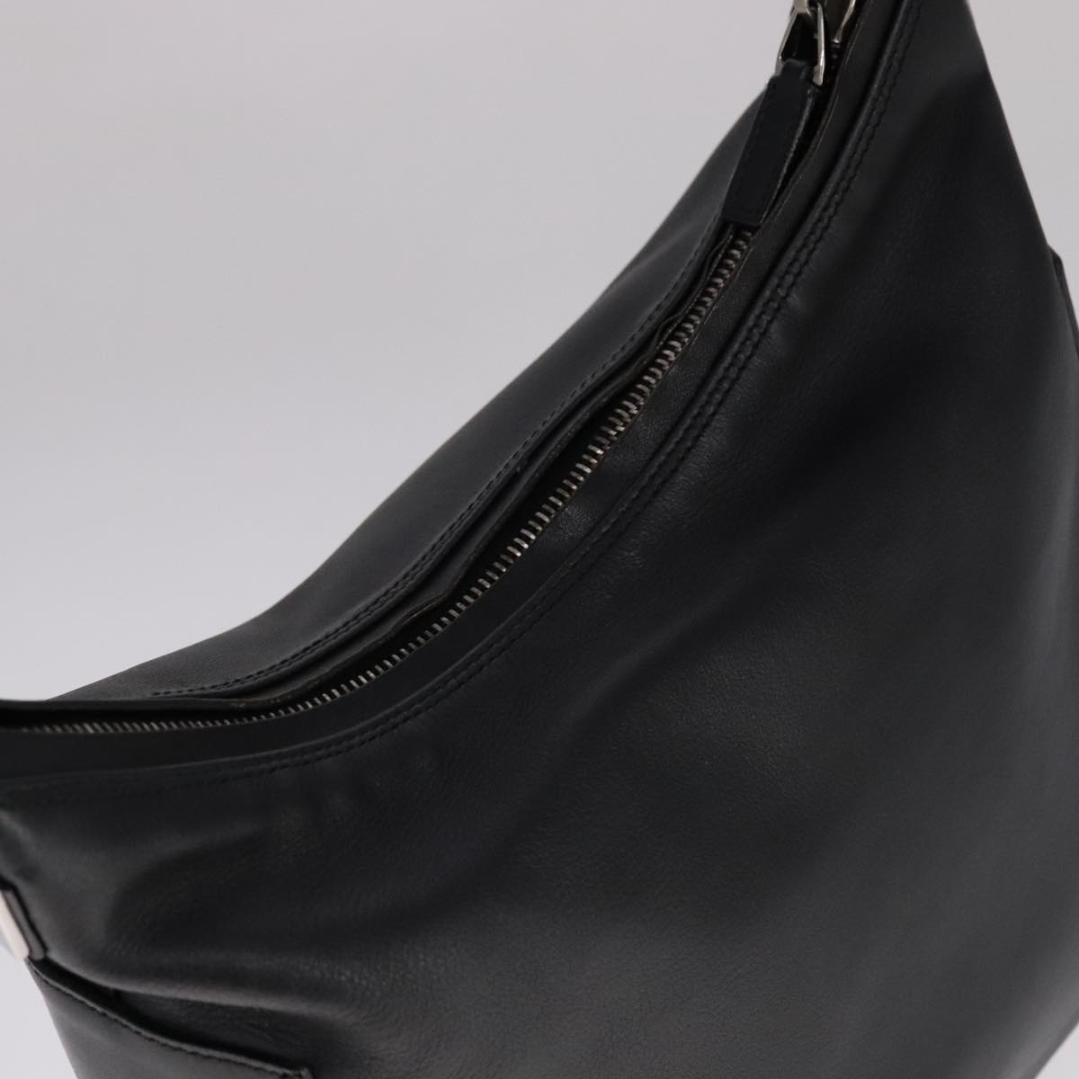 GUCCI Shoulder Bag Leather Black Gold 001 3766 Auth 111055
