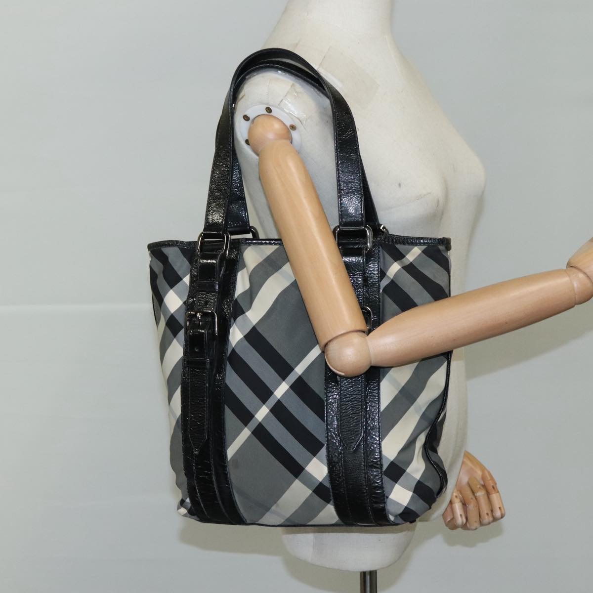 BURBERRY Nova Check Tote Bag PVC Enamel Gray Black Auth 111120
