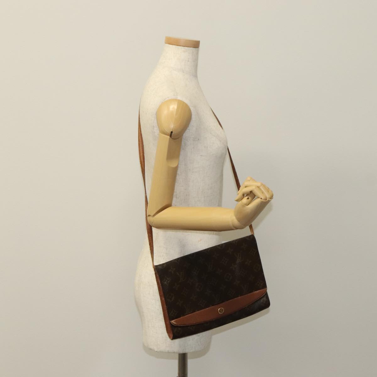 LOUIS VUITTON Monogram Bordeaux 27 Shoulder Bag M51797 LV Auth 111216