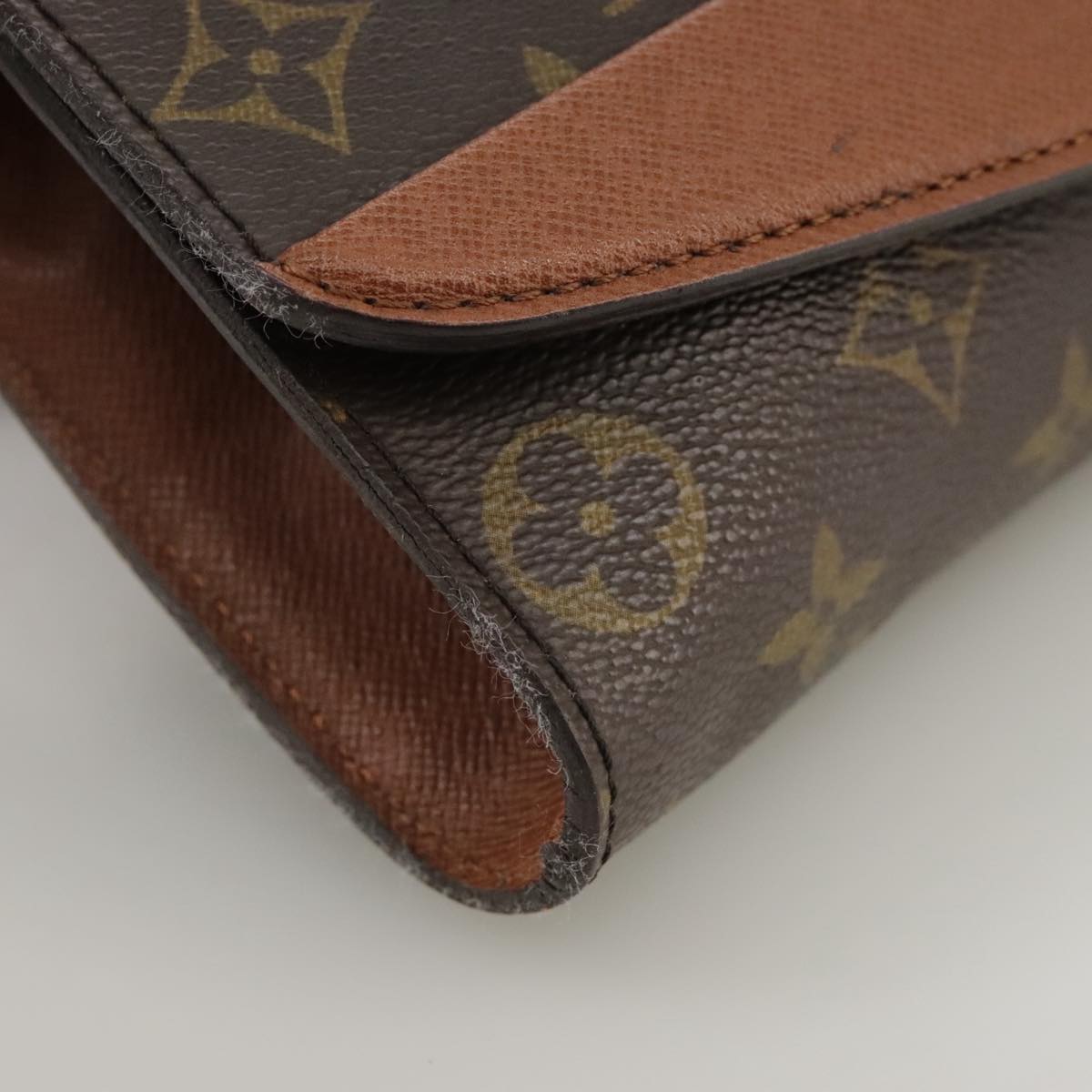 LOUIS VUITTON Monogram Bordeaux 27 Shoulder Bag M51797 LV Auth 111333