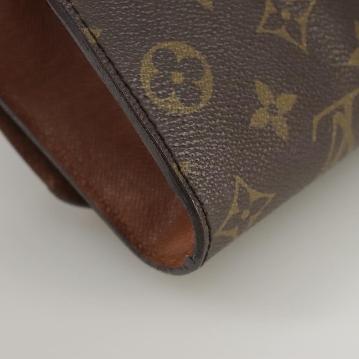 LOUIS VUITTON Monogram Bordeaux 27 Shoulder Bag M51797 LV Auth 111333