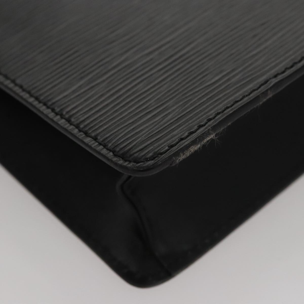 LOUIS VUITTON Epi Pochette Homme Clutch Bag Black Noir M52522 LV Auth 111337