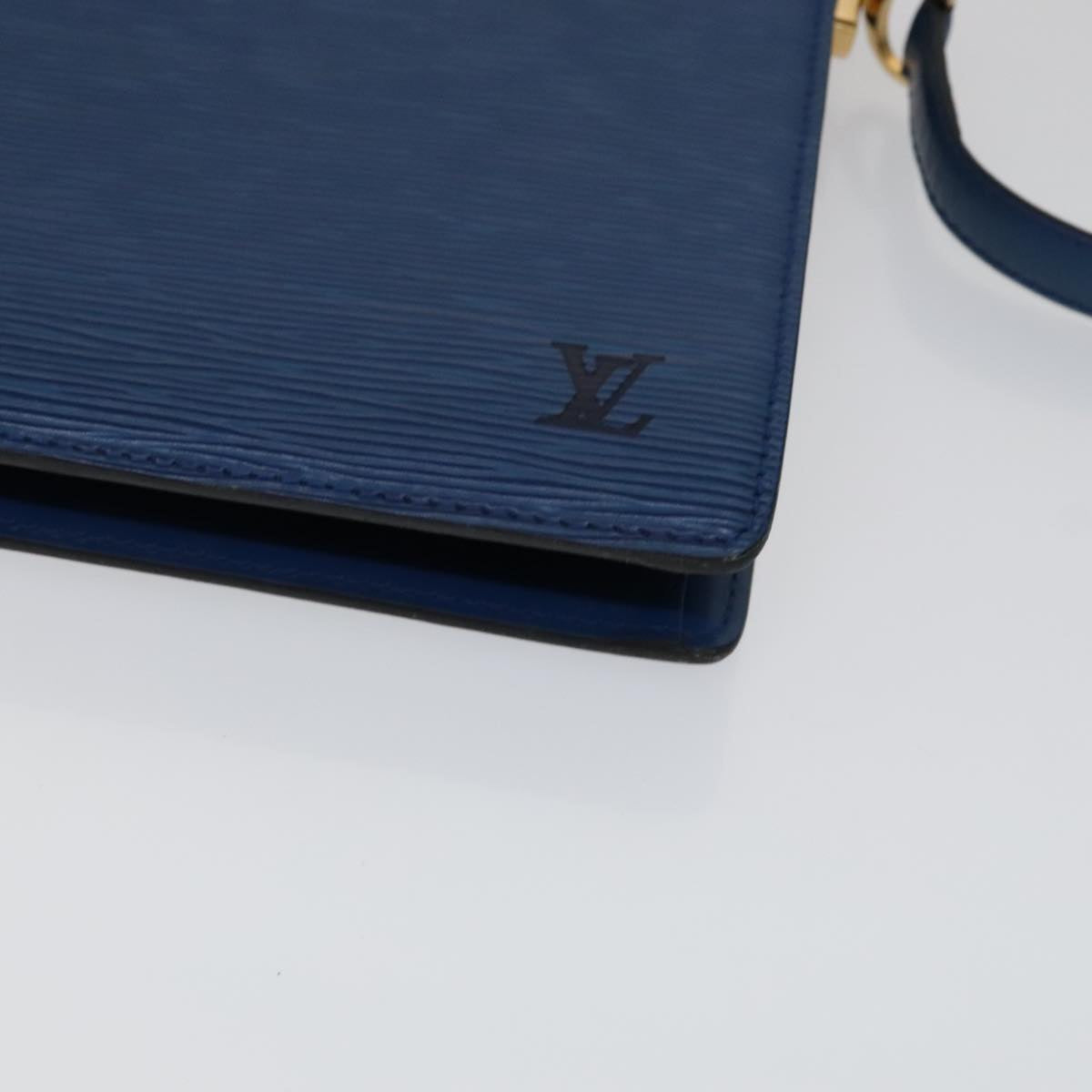 LOUIS VUITTON Epi Capuchin Shoulder Bag Blue M52345 LV Auth 111338