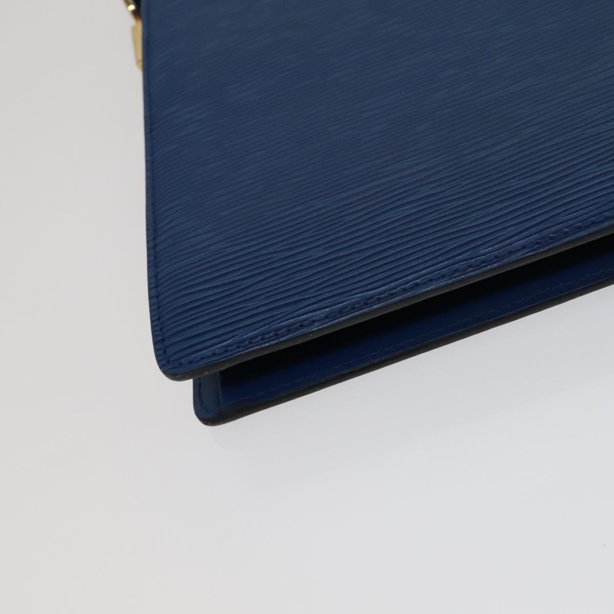 LOUIS VUITTON Epi Capuchin Shoulder Bag Blue M52345 LV Auth 111338