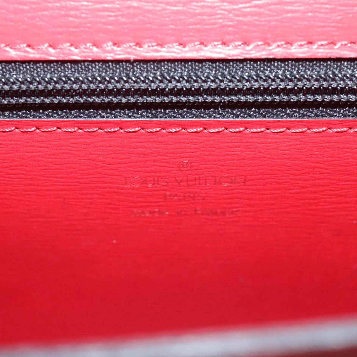 LOUIS VUITTON Epi Pochette Arche Shoulder Bag Red M52577 LV Auth 111418