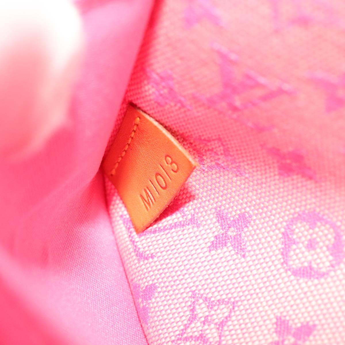 LOUIS VUITTON Monogram Mini Trousse Marie Kate Strawberry M92934 Auth 111458AV
