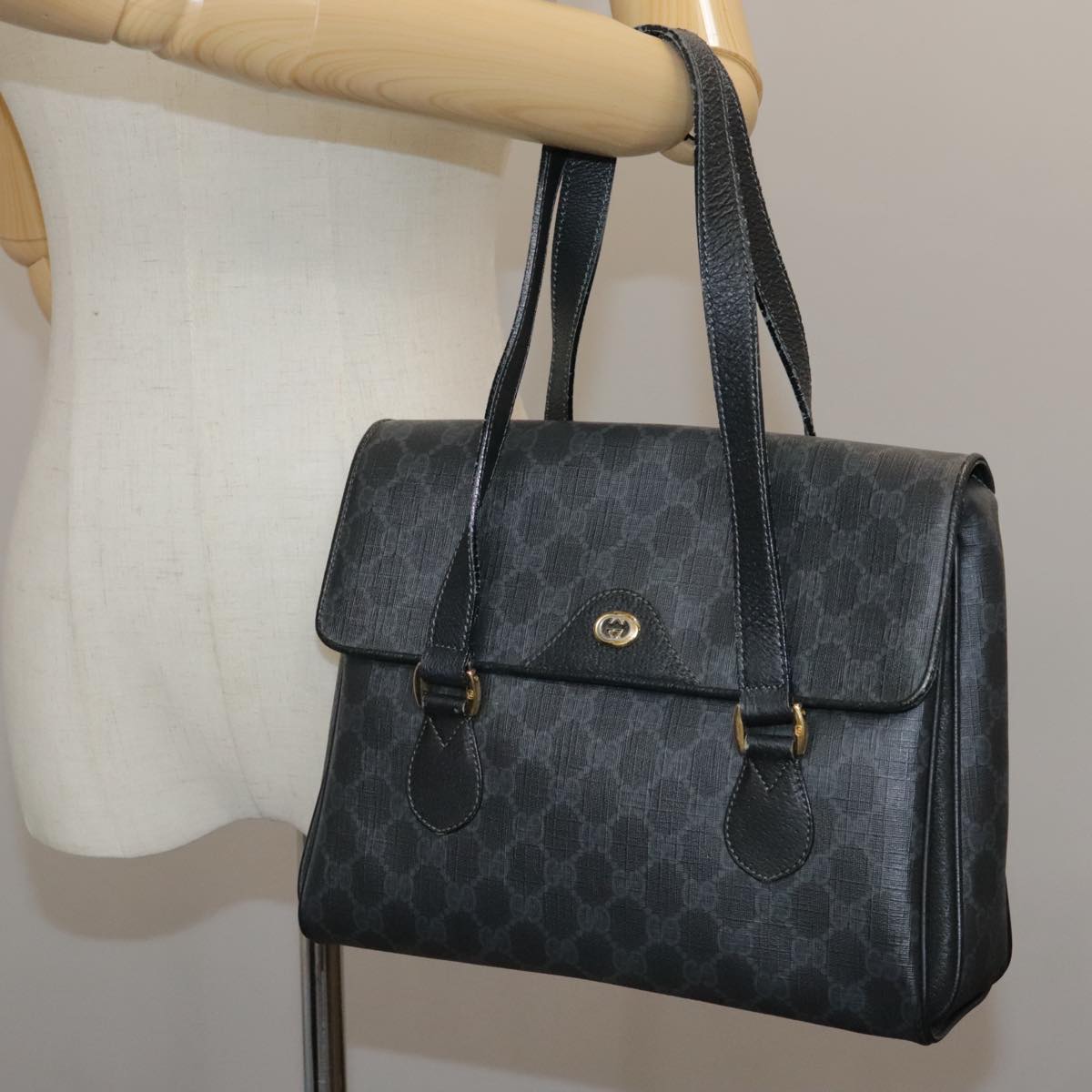 GUCCI GG Supreme Hand Bag PVC Leather Black Gold 116 02 080 Auth 111672