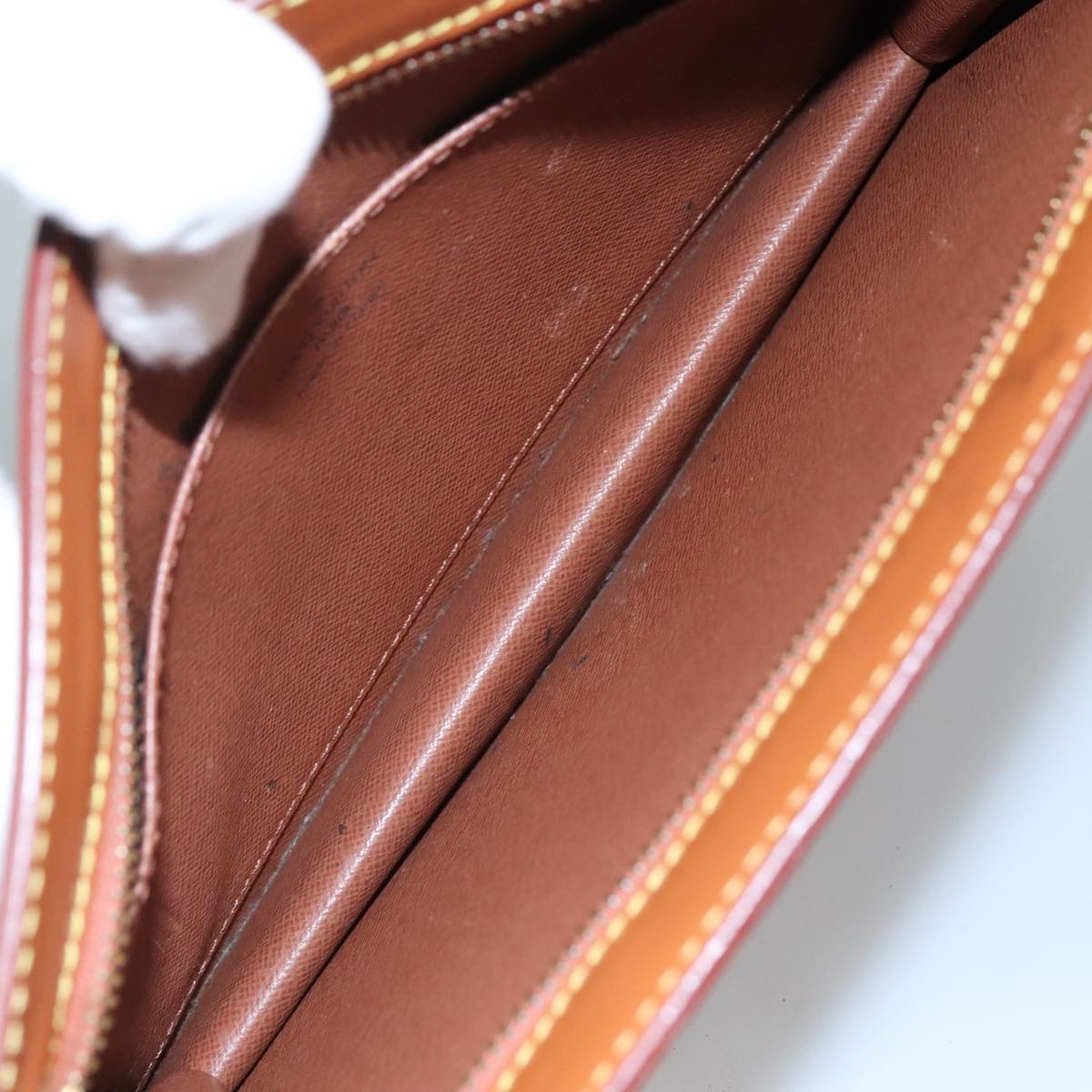 LOUIS VUITTON Epi Pochette Homme Clutch Bag Zipangu Gold M52528 LV Auth 111730