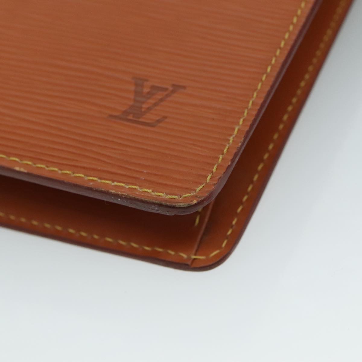 LOUIS VUITTON Epi Pochette Homme Clutch Bag Zipangu Gold M52528 LV Auth 111730
