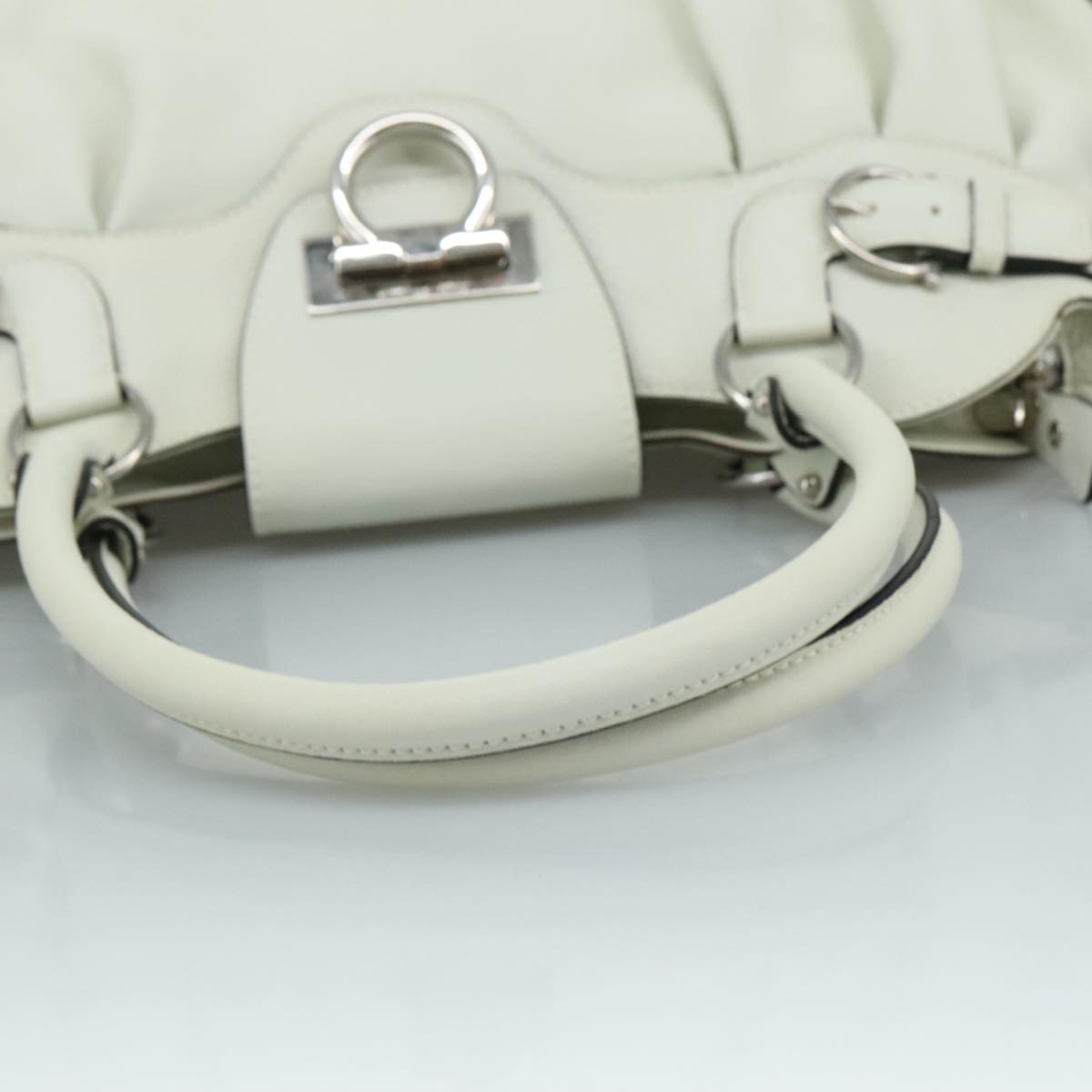 Salvatore Ferragamo Gancini Hand Bag Leather White Silver Auth 111747