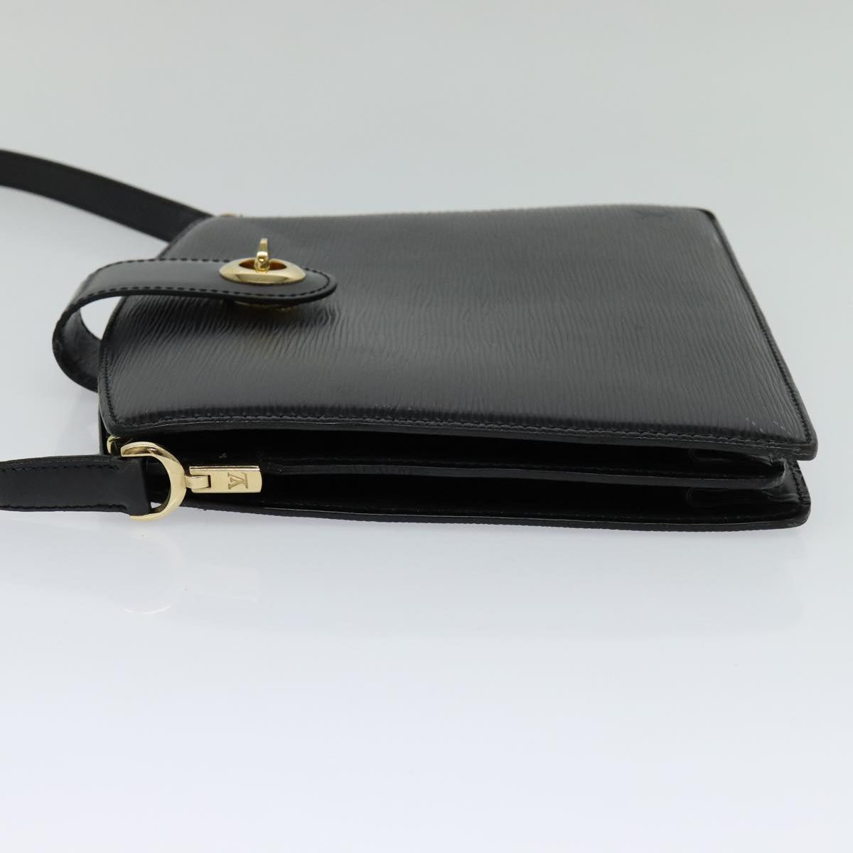 LOUIS VUITTON Epi Capuchin Shoulder Bag Black M52342 LV Auth 111907A