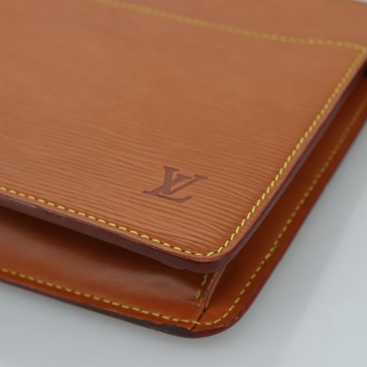 LOUIS VUITTON Epi Pochette Homme Clutch Bag Zipangu Gold M52528 LV Auth 112281