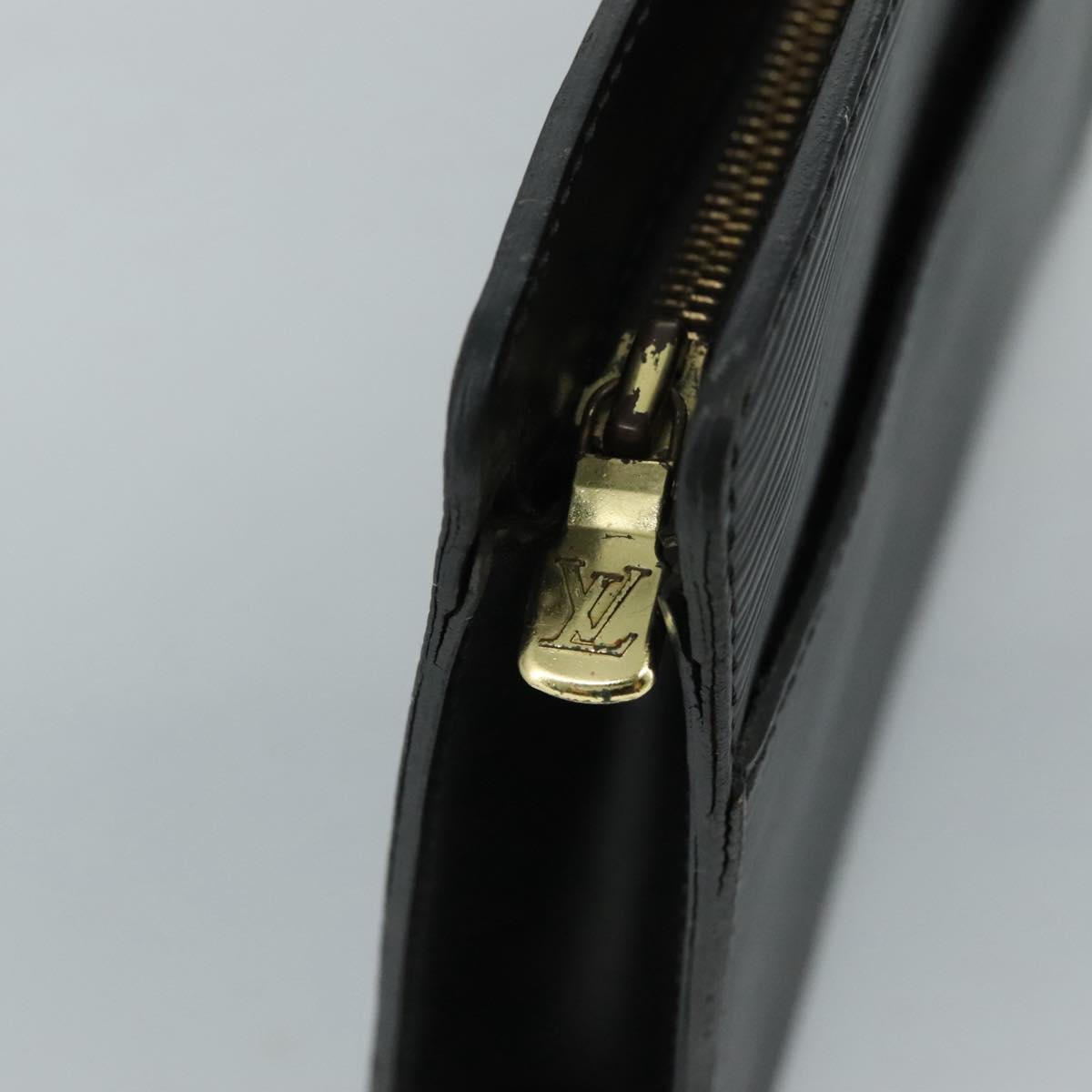 LOUIS VUITTON Epi Pochette Homme Clutch Bag Black Noir M52522 LV Auth 112324