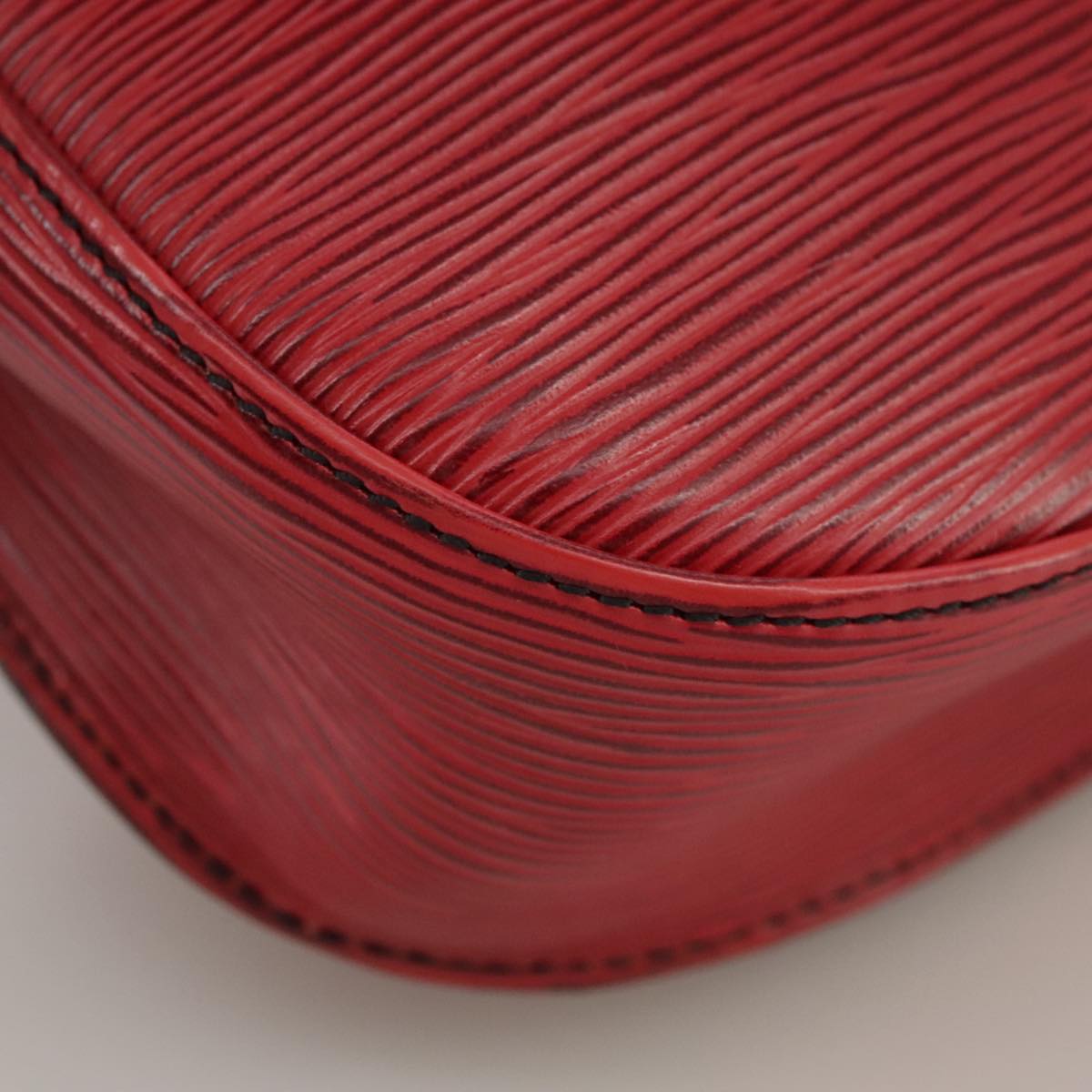 LOUIS VUITTON Epi Saint Cloud GM Shoulder Bag Red M52197 LV Auth 112325