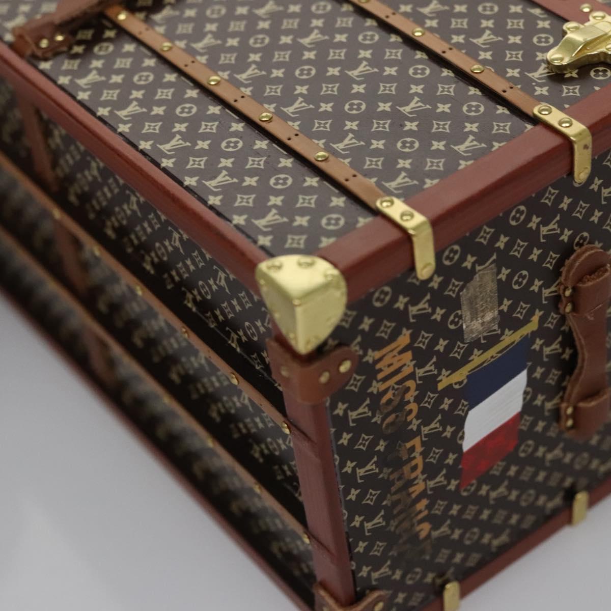 LOUIS VUITTON Miss France Paper Weight Brown M99408 LV Auth 114265