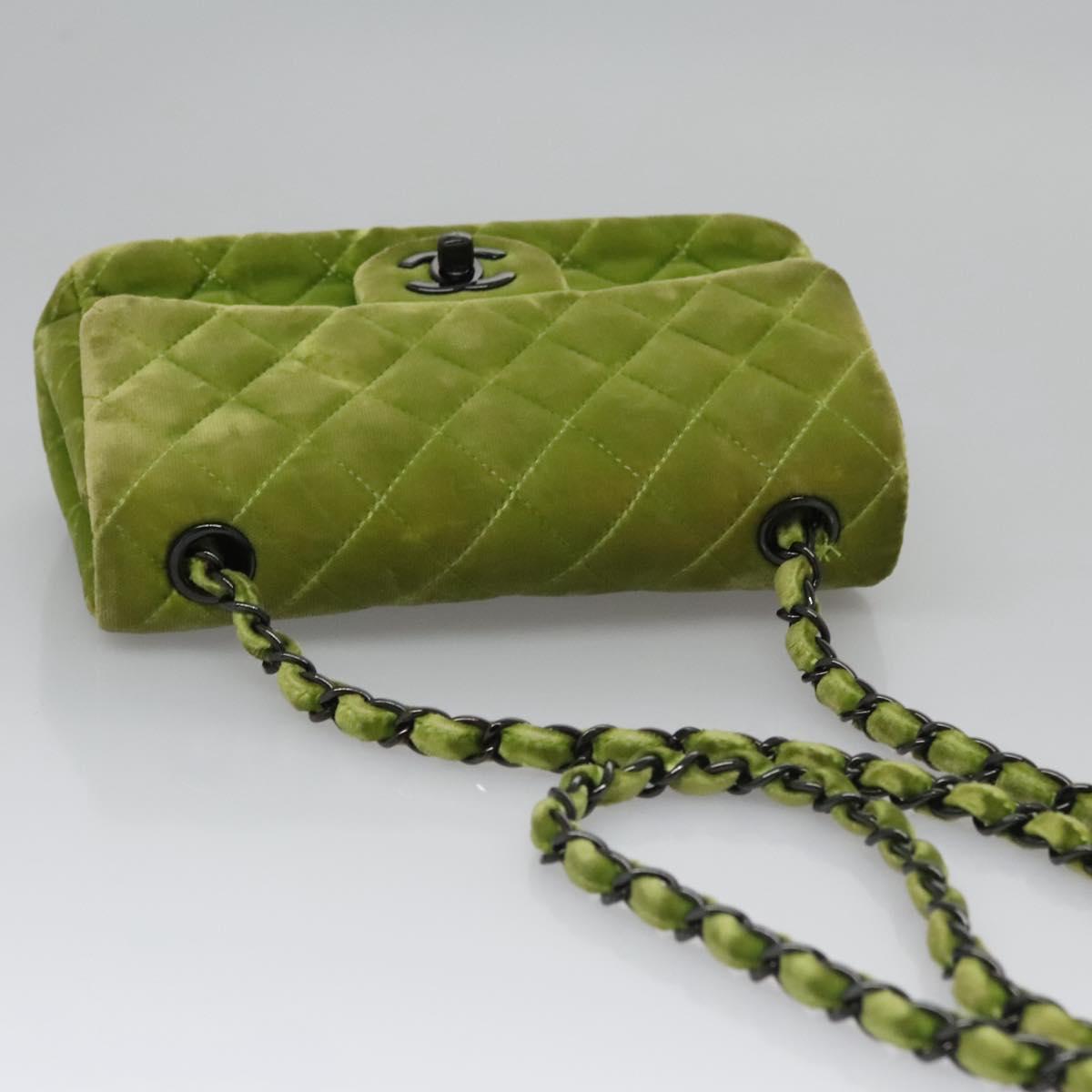 CHANEL Mini Matelasse 20 Single Flap Chain Bag Velor Green CC Auth 115601A