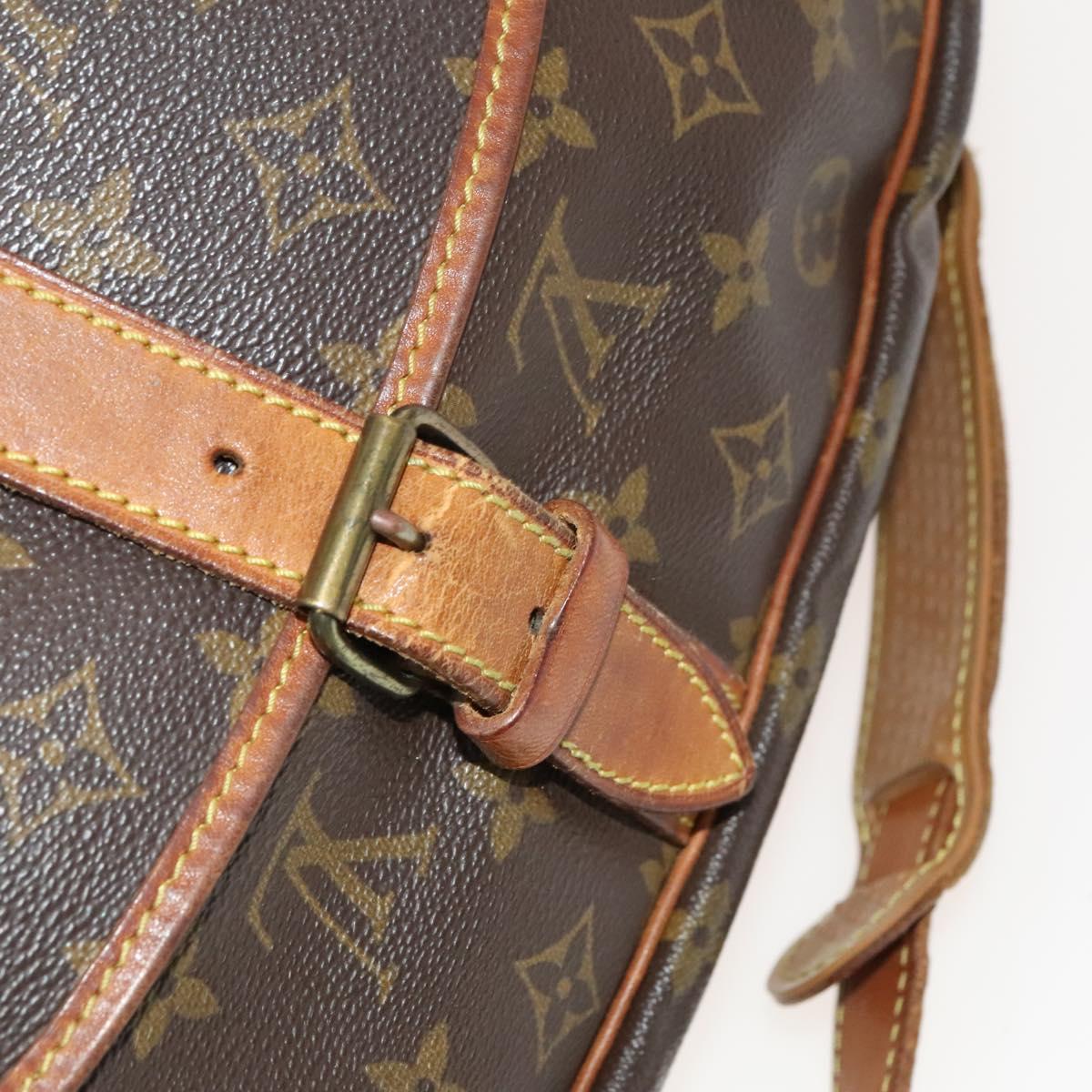 LOUIS VUITTON Monogram Saumur 35 Shoulder Bag M42254 LV Auth 116447