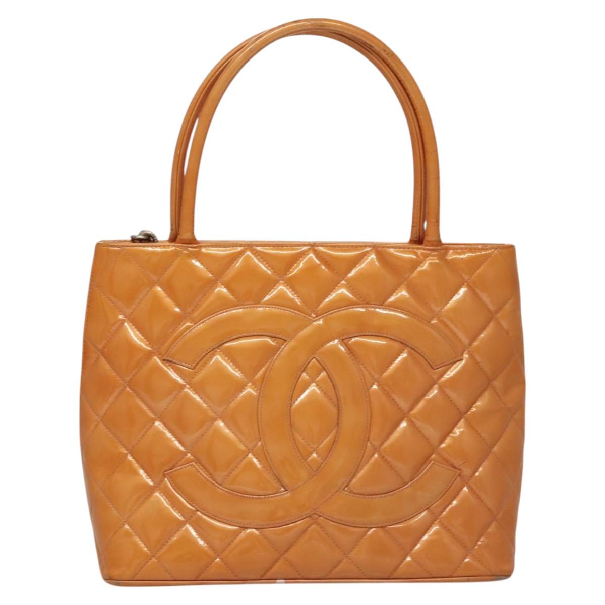 CHANEL Standard Tote Bag Patent leather Beige CC Auth 117843