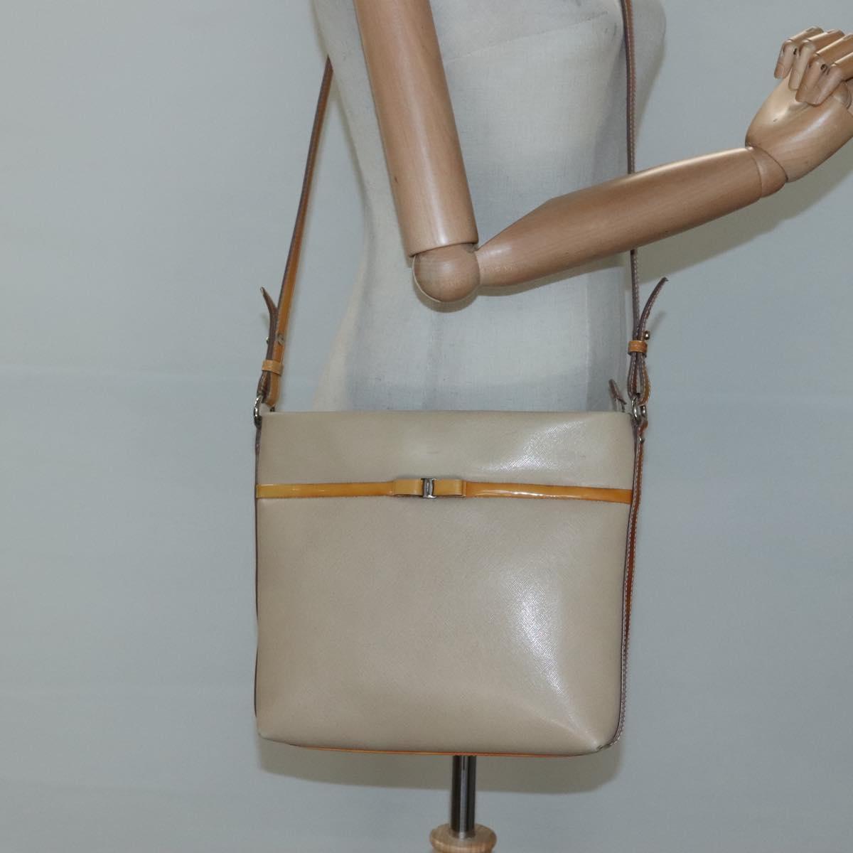 Salvatore Ferragamo Shoulder Bag Leather Beige Silver Auth 118188