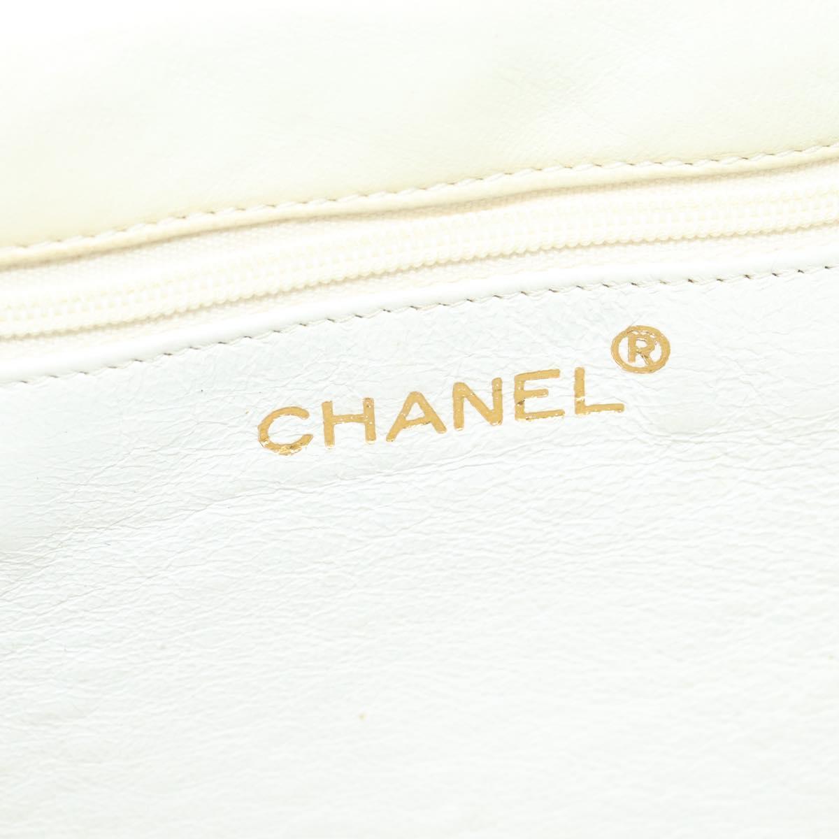 CHANEL Matelasse Chain Shoulder Bag Lamb Skin White CC Auth 119388