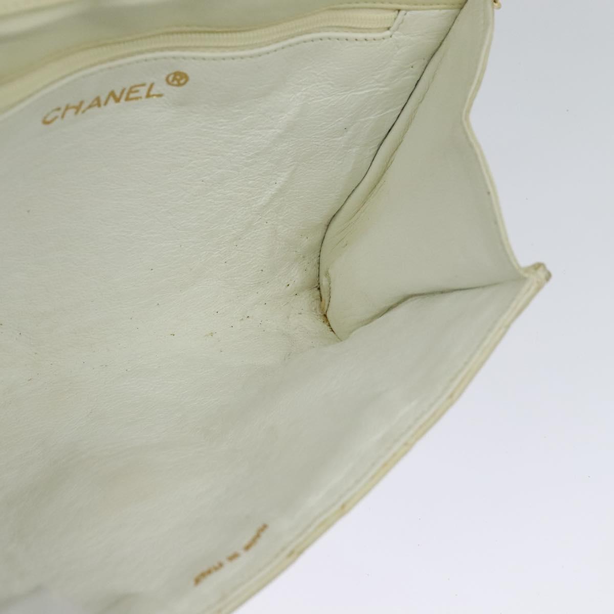 CHANEL Matelasse Chain Shoulder Bag Lamb Skin White CC Auth 119388