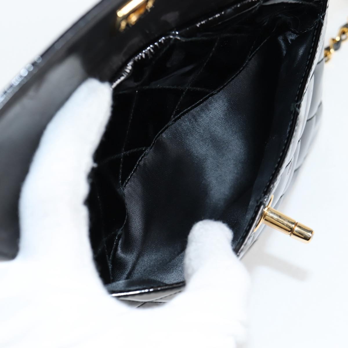 CHANEL Matelasse Chain Shoulder Bag Patent leather Black Gold CC Auth 119551