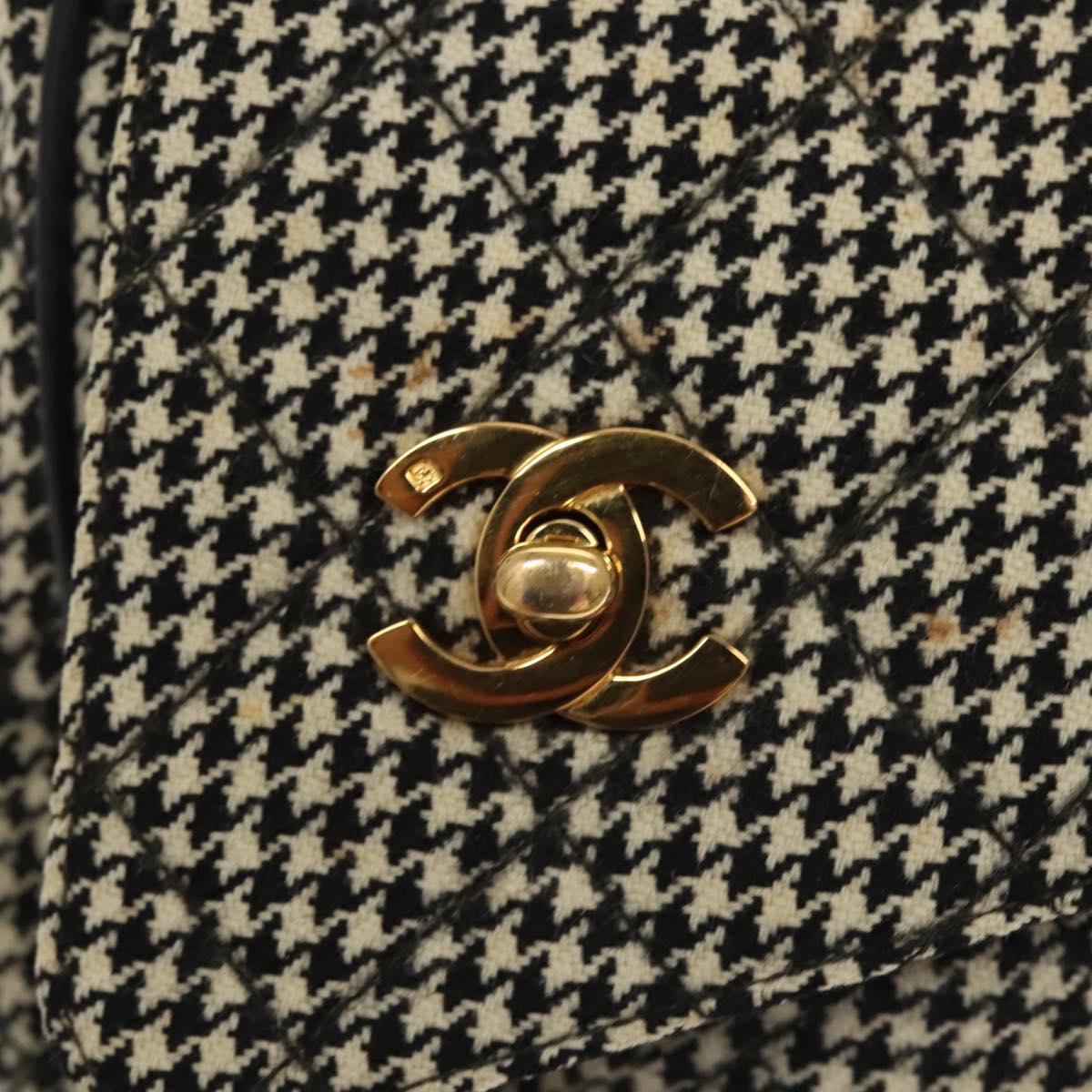 CHANEL Matelasse Chain Shoulder Bag Canvas White Black CC Auth 120186