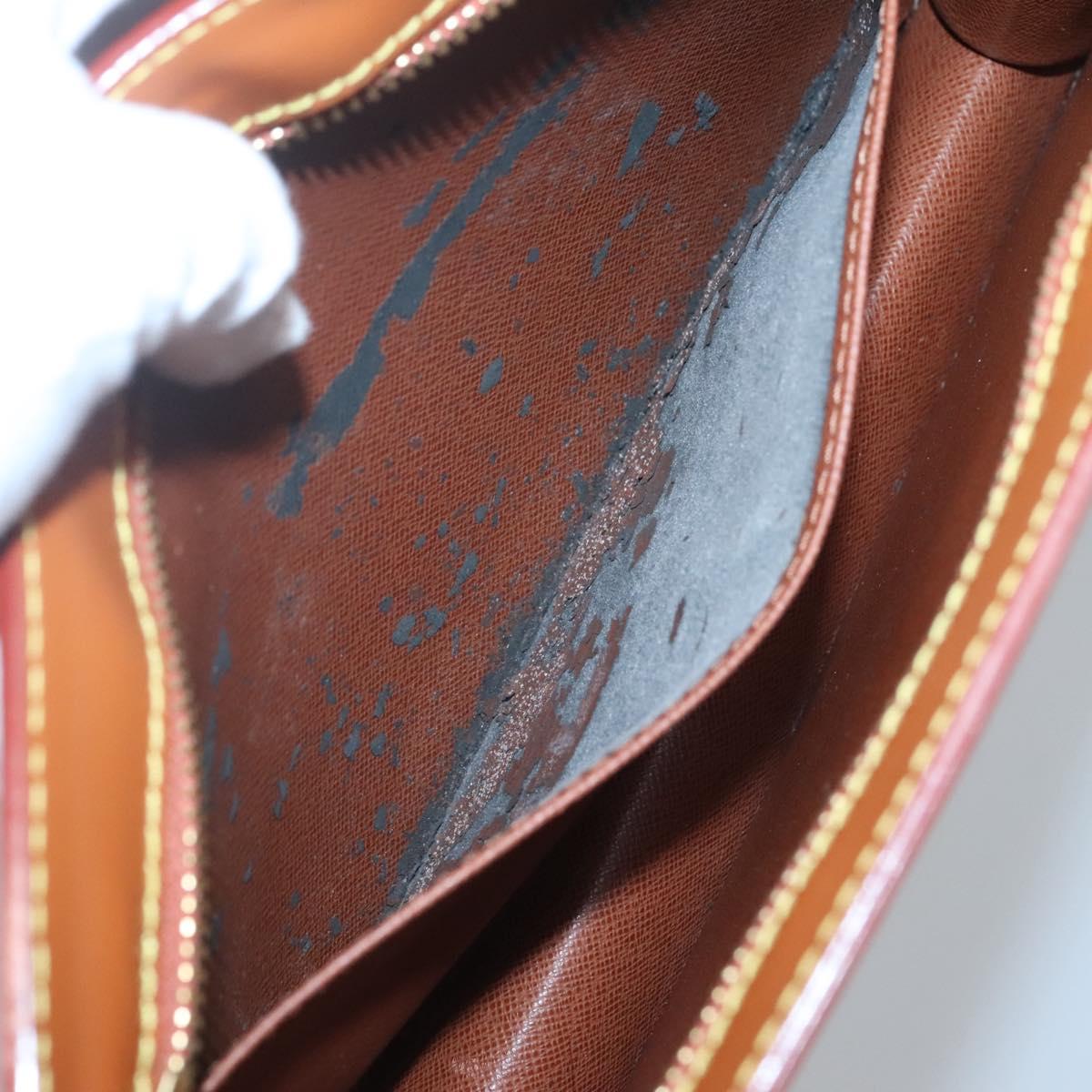 LOUIS VUITTON Epi Pochette Homme Clutch Bag Zipangu Gold M52528 LV Auth 121092