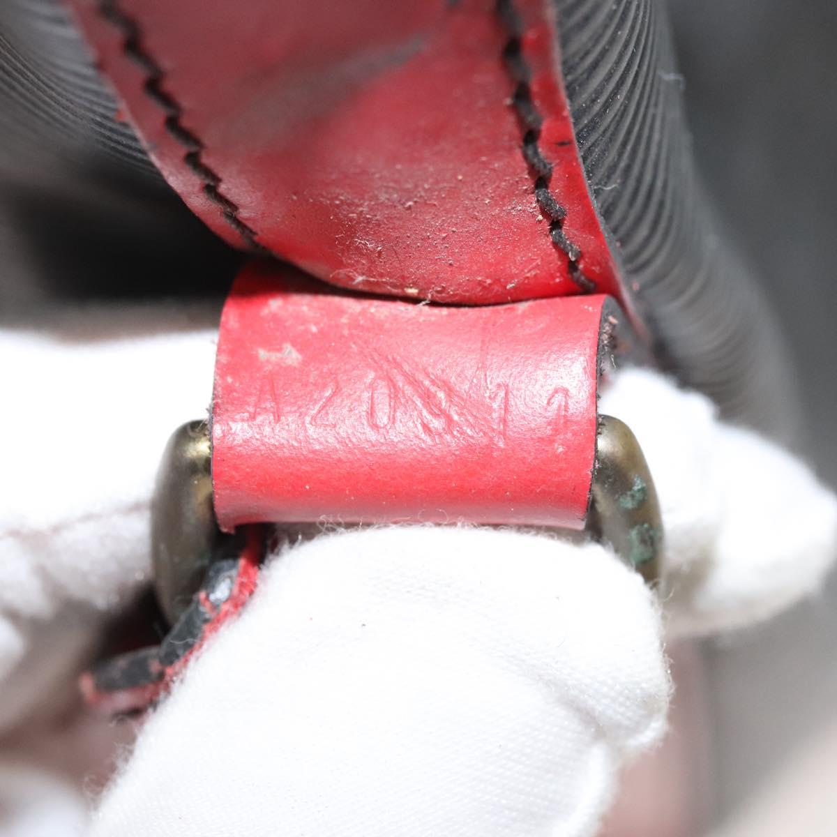 LOUIS VUITTON Epi Noe Shoulder Bag Bicolor Black Red M44017 LV Auth 123803